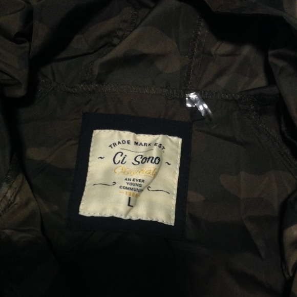 🍃NWOT ladies CAMO light weight jacket - Picture 4 of 4